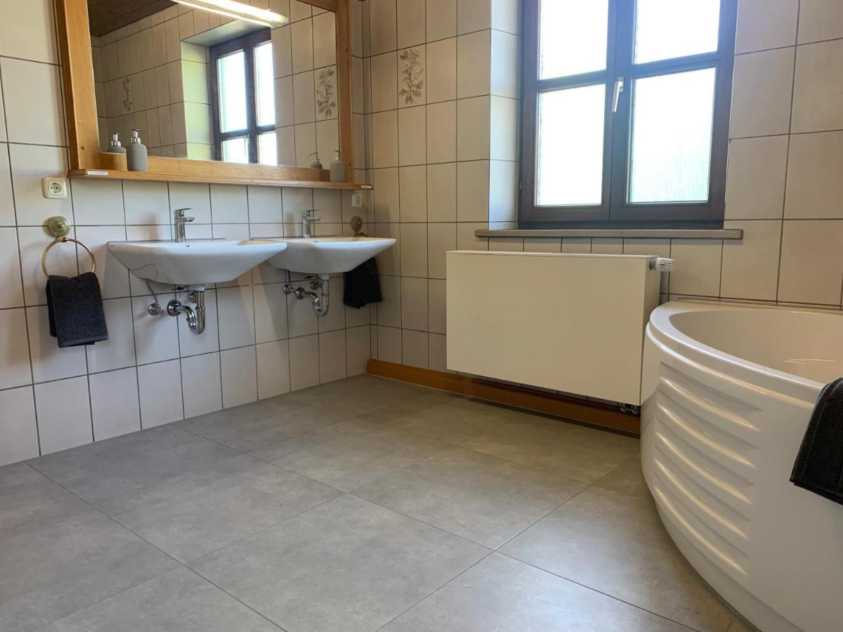 Villa Mit Pool Und Grillplatz In Ratyzbona Zewnętrze zdjęcie